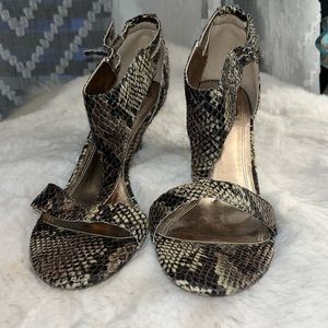 Impo ,faux snakeskin kitten heel size 6.5